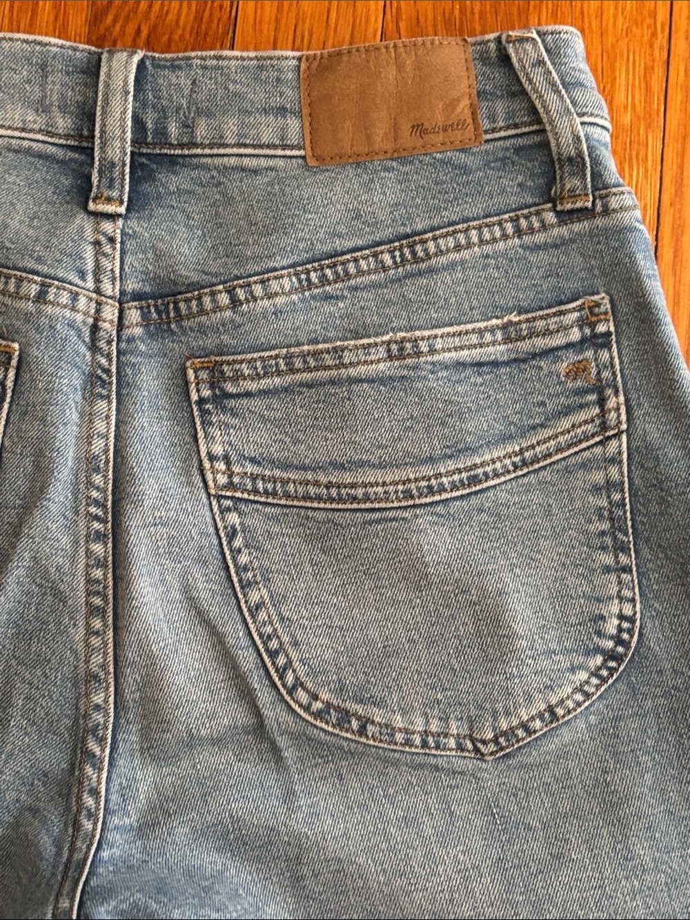 Madewell Light Blue 11” High-Rise Flare Leg Jeans - Picture 6 of 7
